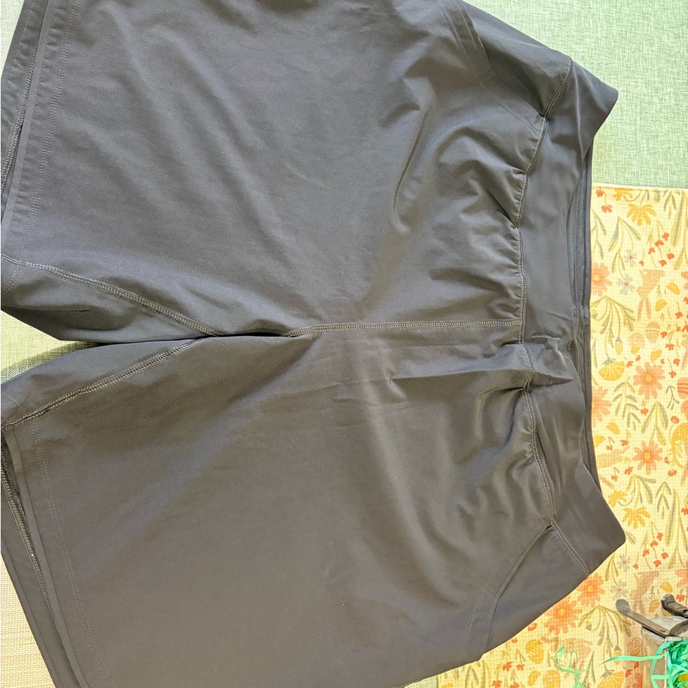 Lands' End Women's Swim Board Shorts 9” inseam - Picture 2 of 7